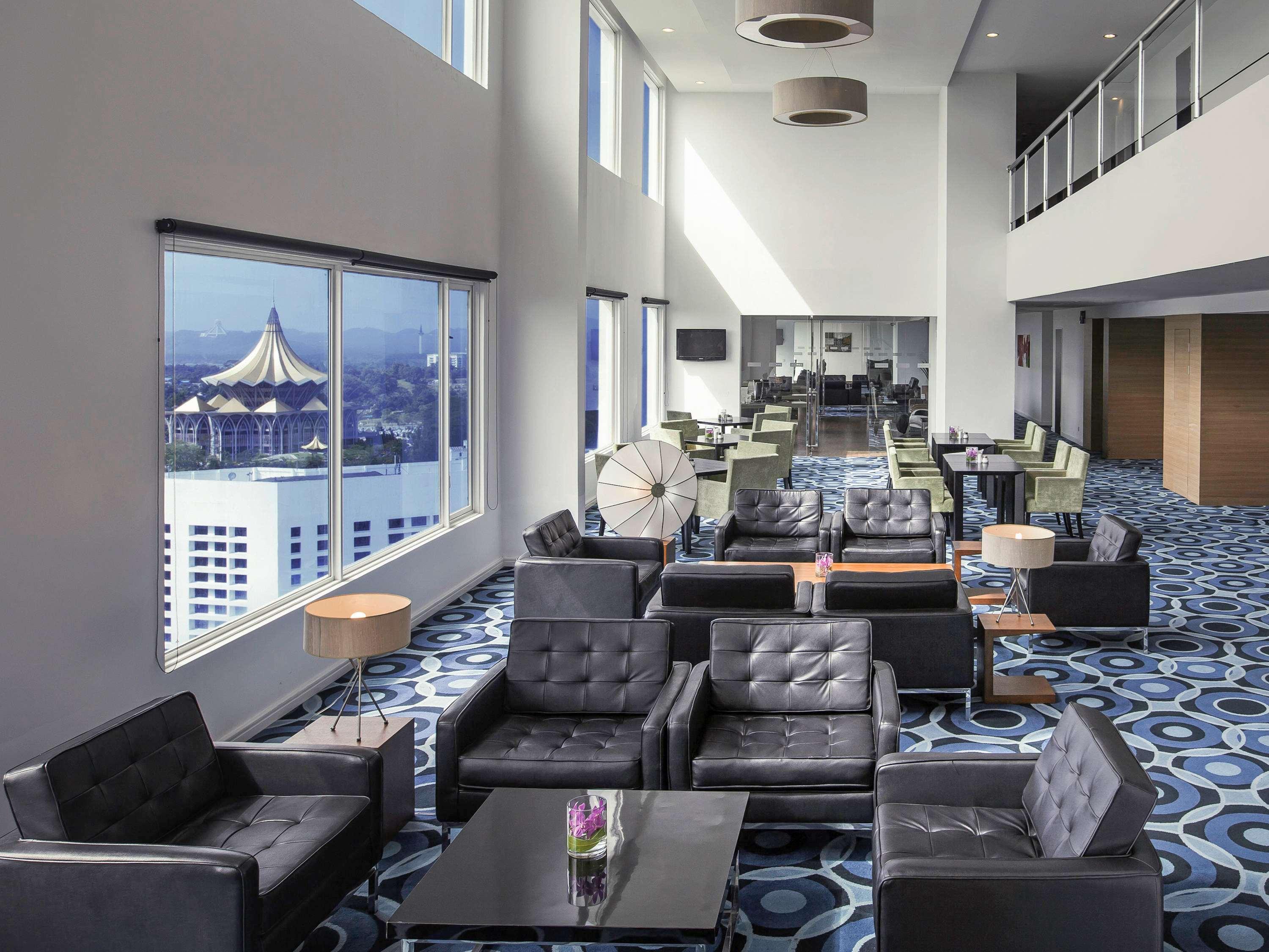 Готель Pullman Кучінг Екстер'єр фото Club Lounge at the Westin Palace, Madrid