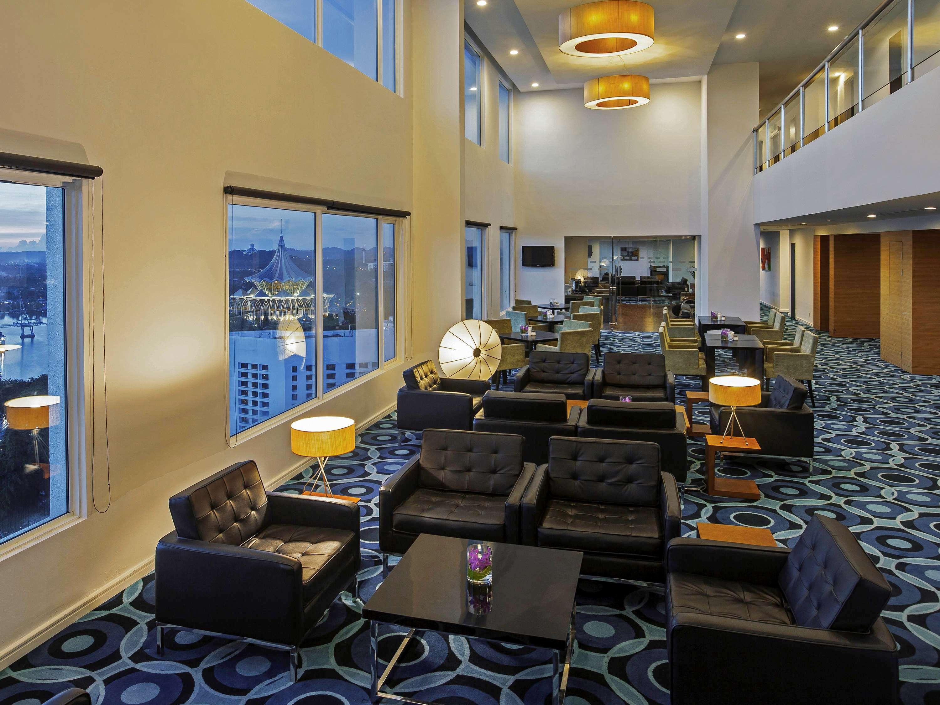 Готель Pullman Кучінг Екстер'єр фото The lounge at the airport