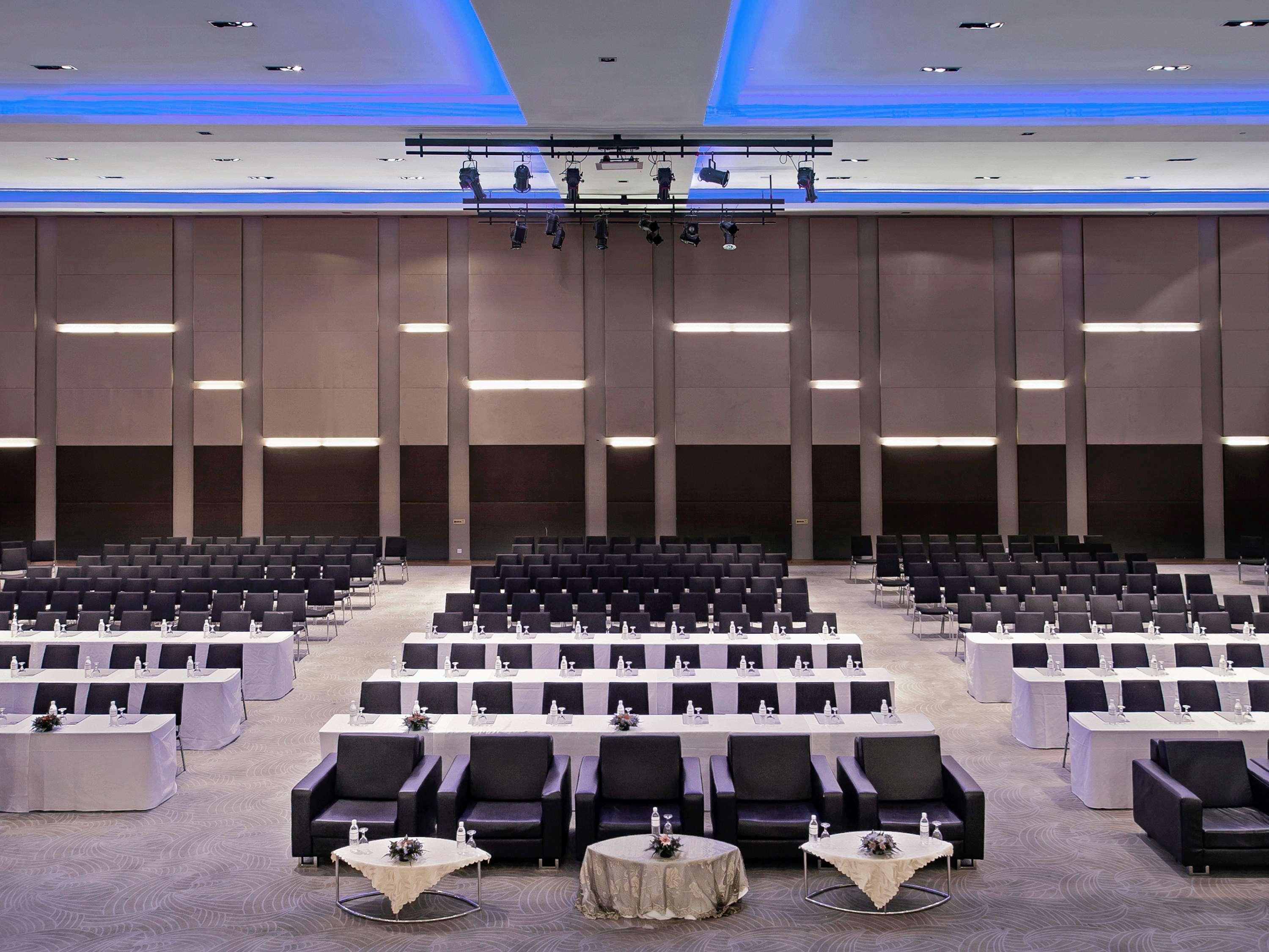 Готель Pullman Кучінг Екстер'єр фото The conference hall