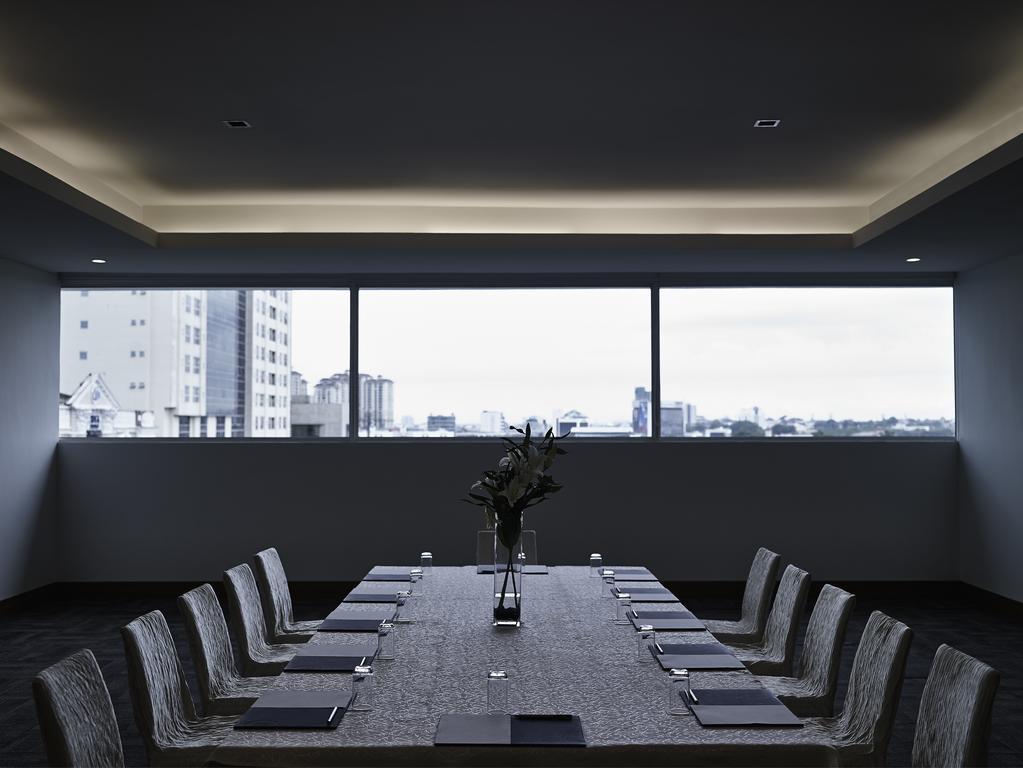 Готель Pullman Кучінг Екстер'єр фото Boardroom