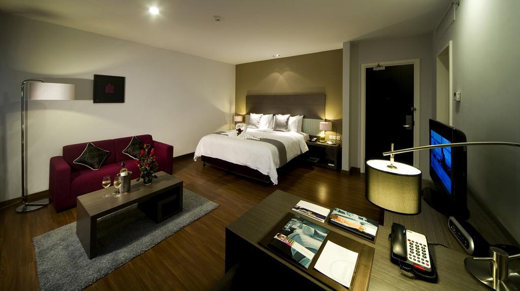Готель Pullman Кучінг Екстер'єр фото Deluxe Studio