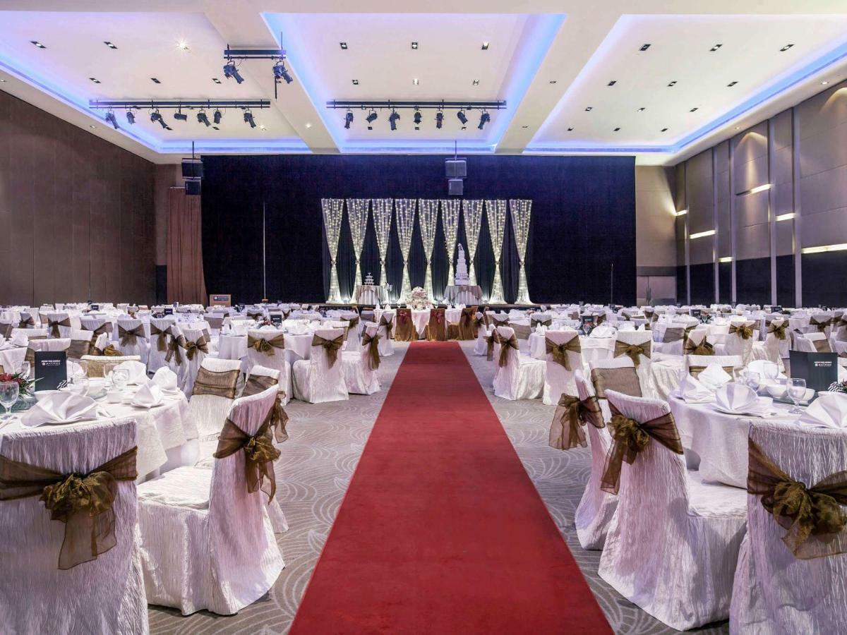 Готель Pullman Кучінг Екстер'єр фото The ballroom of the hotel