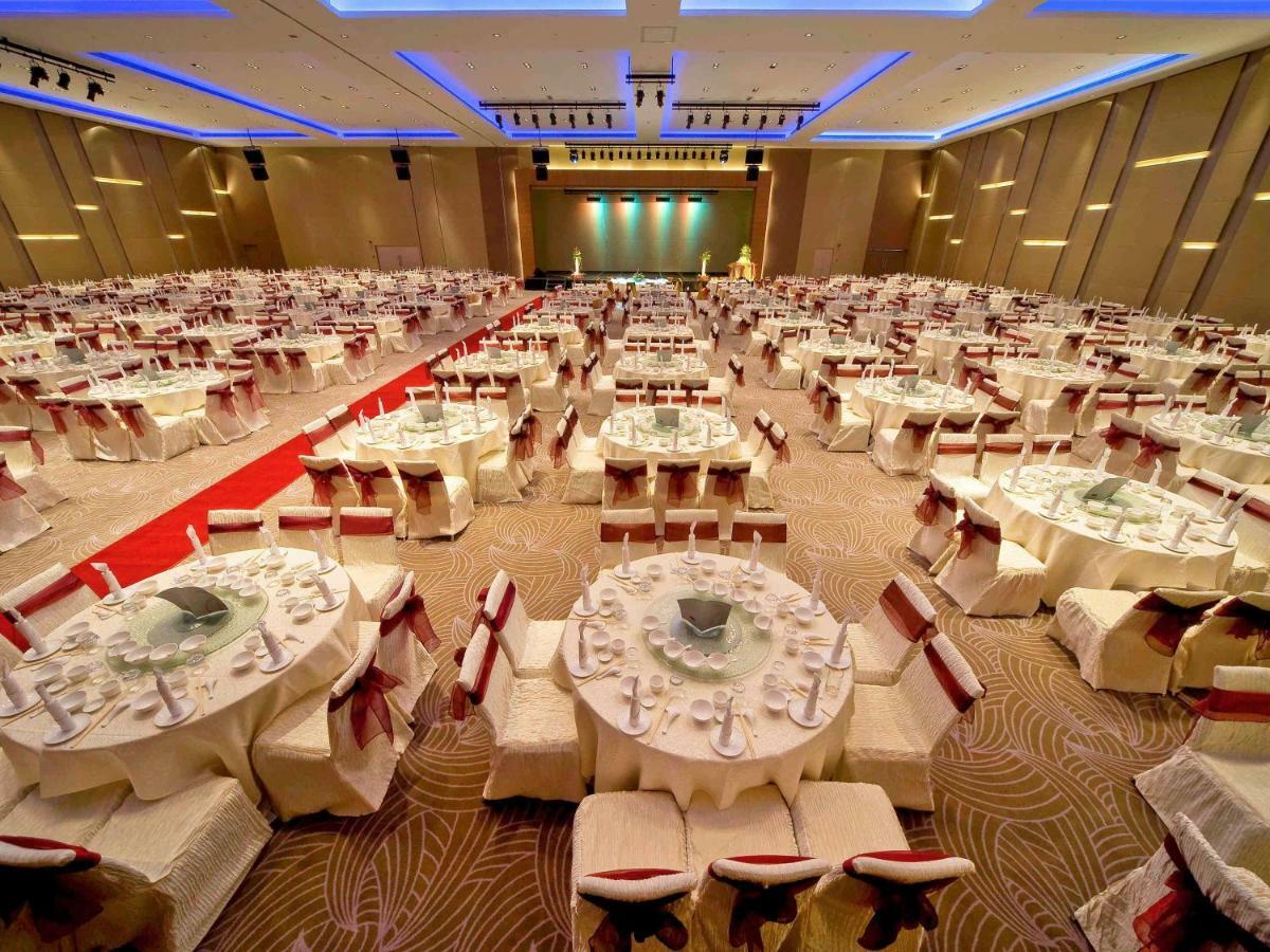 Готель Pullman Кучінг Екстер'єр фото The Grand Ballroom